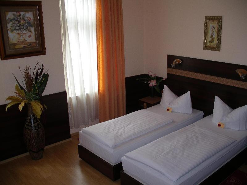 Hotel Elbe Street 34 Frankfurt am Main Quarto foto