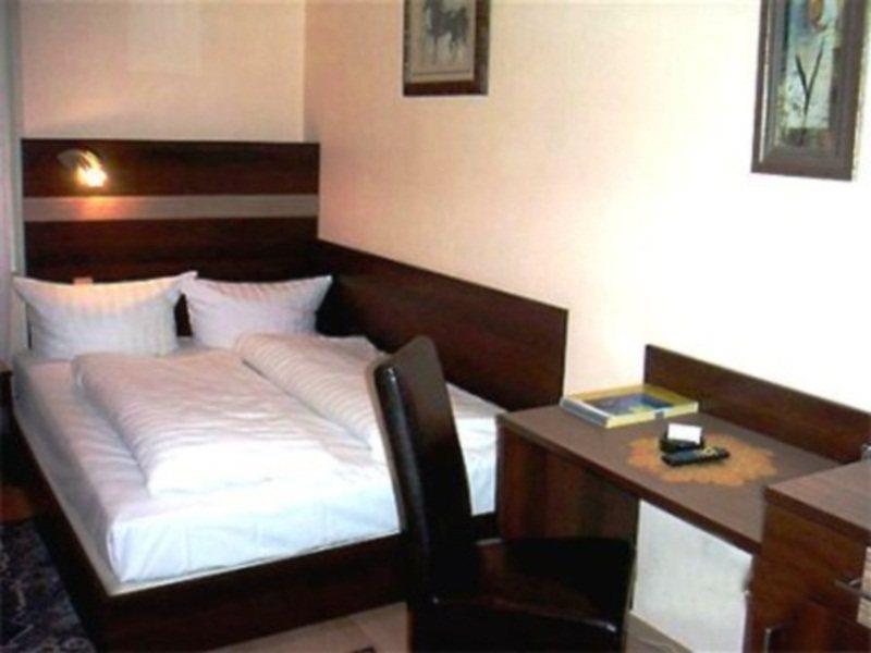 Hotel Elbe Street 34 Frankfurt am Main Quarto foto