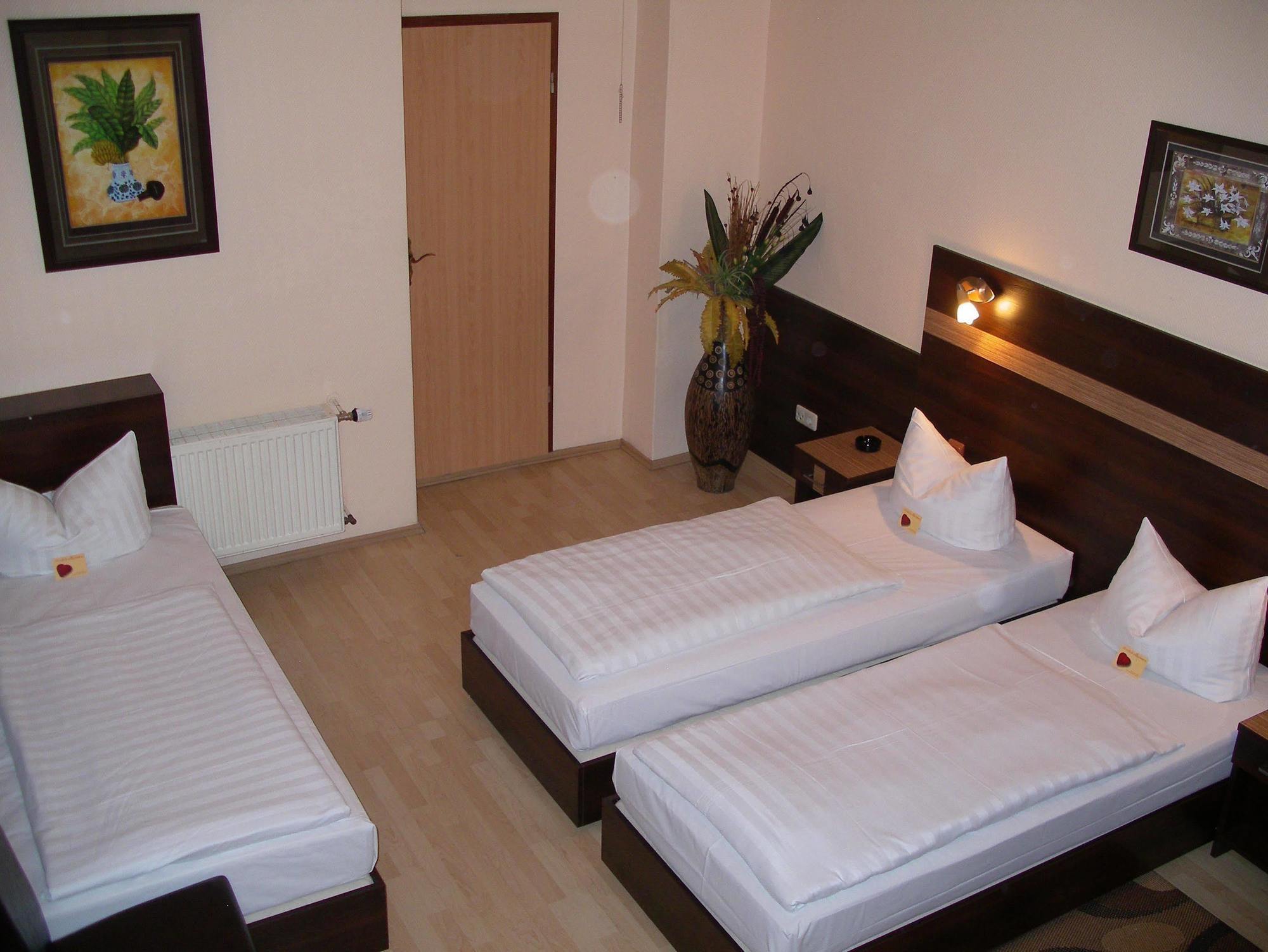 Hotel Elbe Street 34 Frankfurt am Main Quarto foto